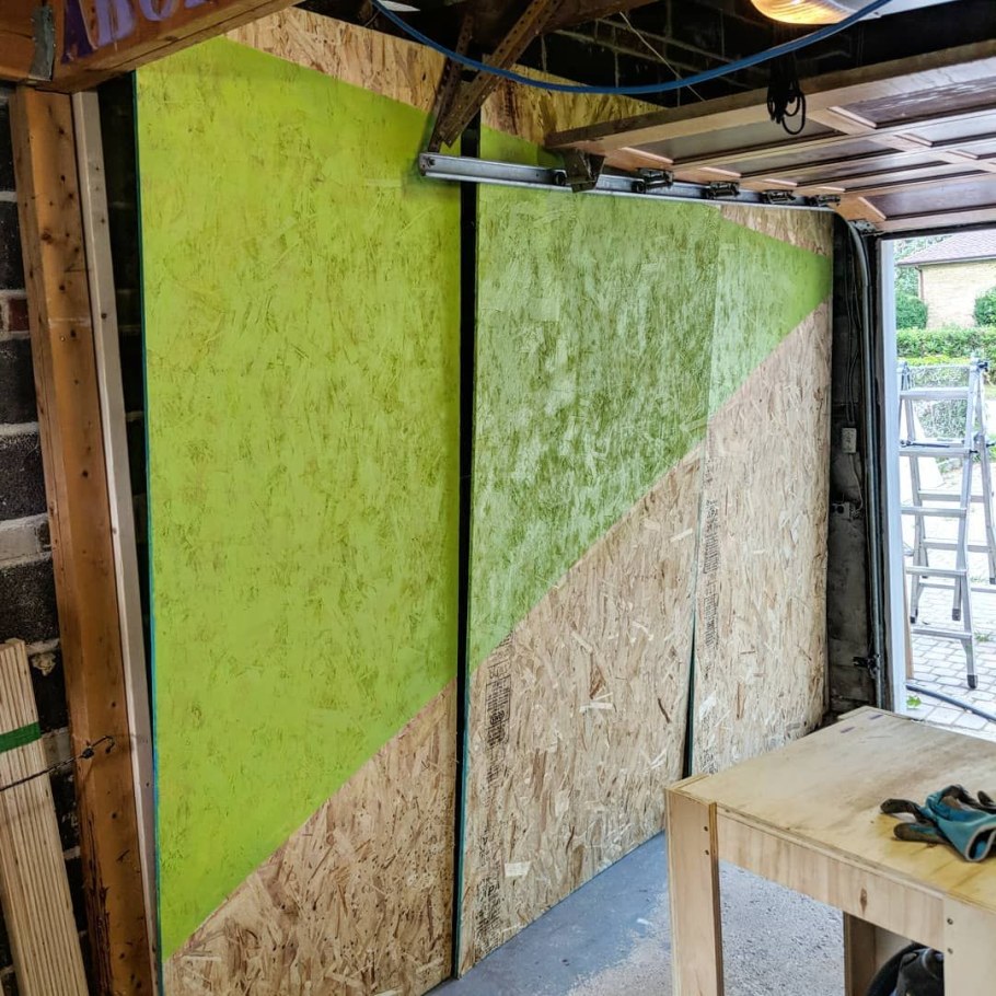 Дачный дом обшитый ОСП