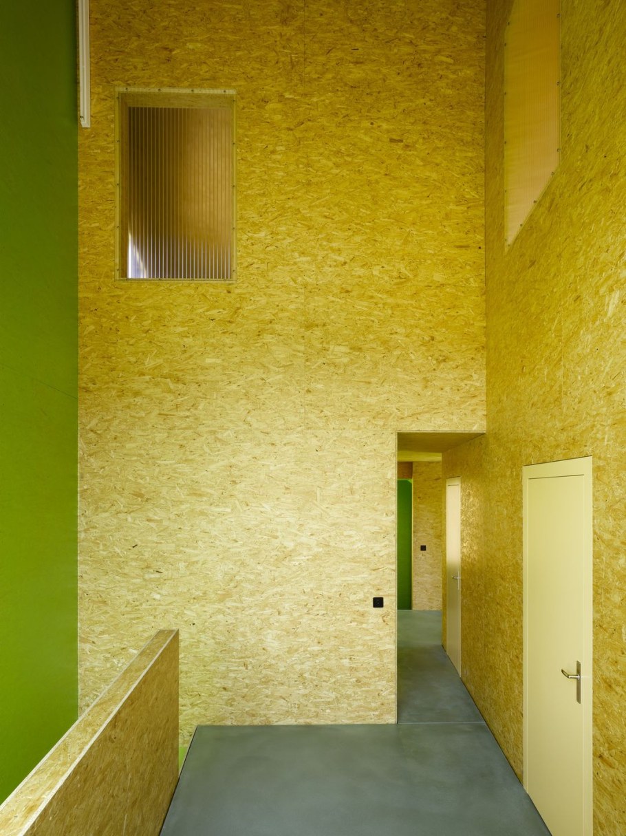 ОСП плита окрашенная в интерьере