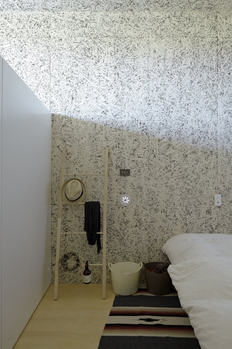 OSB плита окрашенная в интерьере