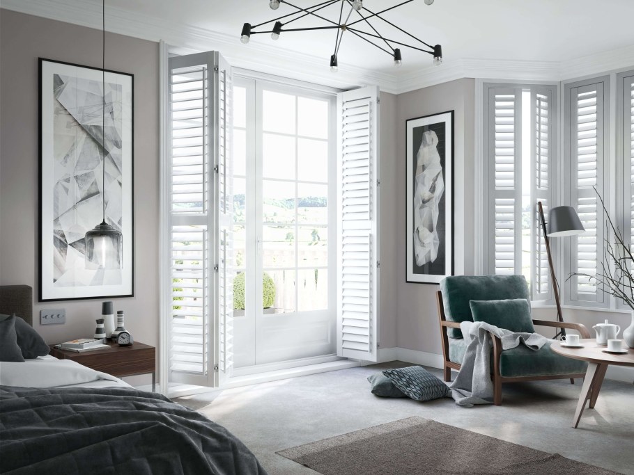 Внутренние ставни шаттерсы в интерьере лофт