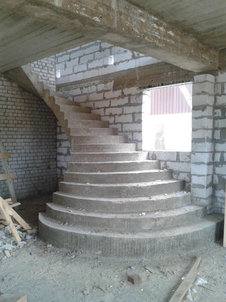Бетонные лестницы в частном