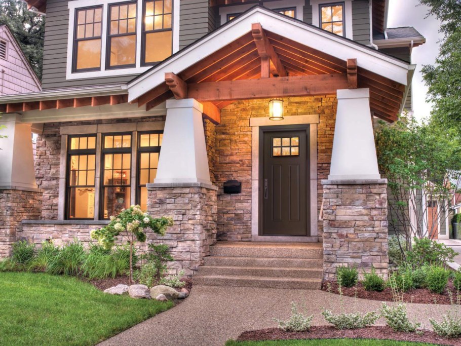 Входная группа загородного дома