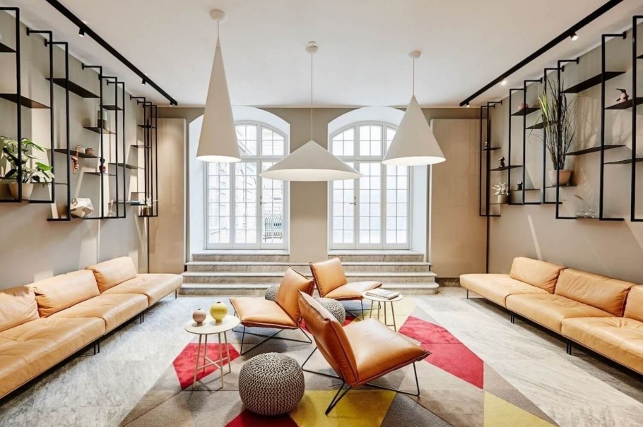 Динамичная композиция в интерьере