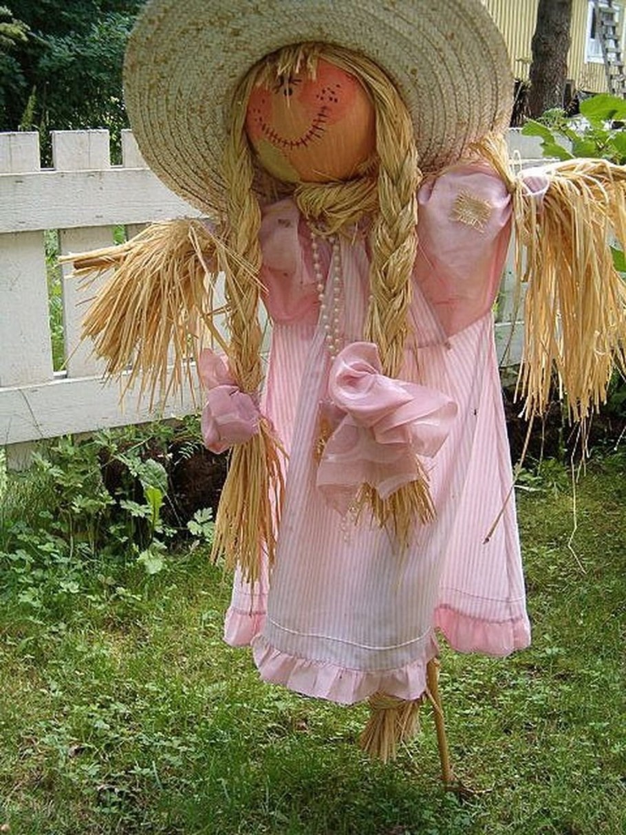 Красивые чучела для сада