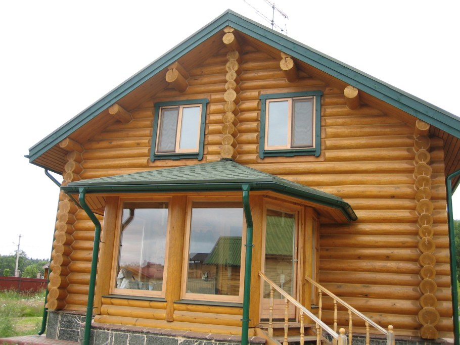 Дом из бревна снаружи