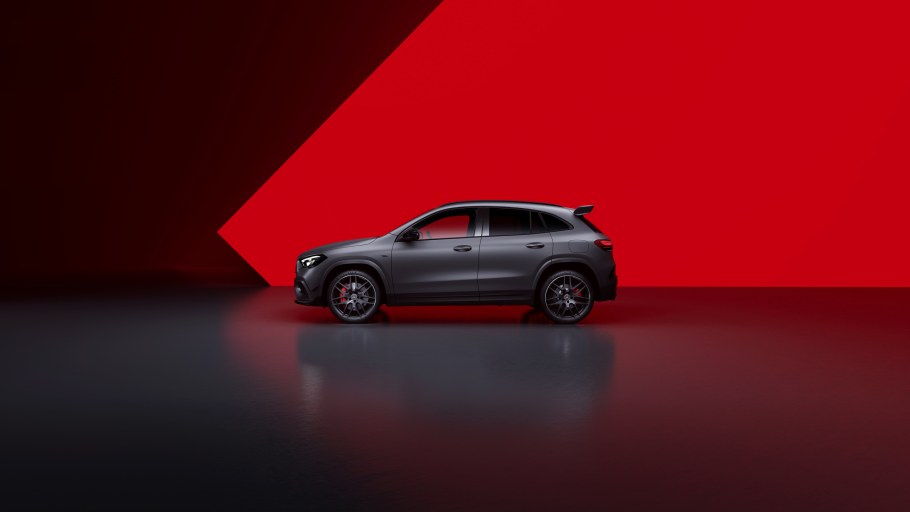 Мерседес гла-АМГ-2023 года