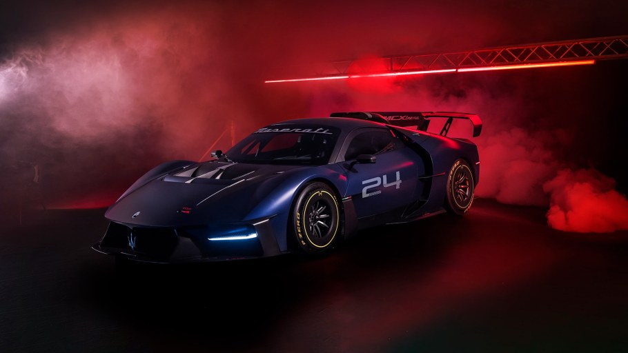 Мазерати 2024