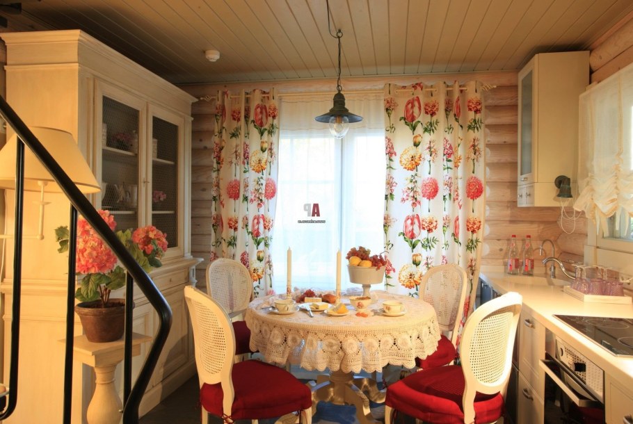 Уютная кухня на даче
