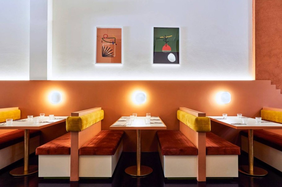 Кафе в терракотовом цвете