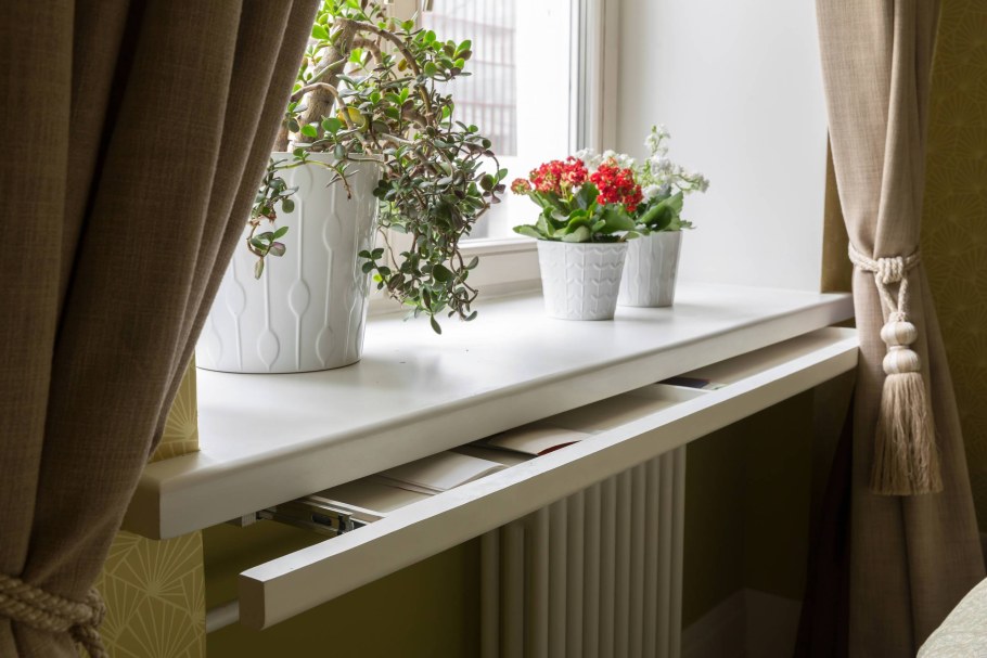 Подоконник с ящиками