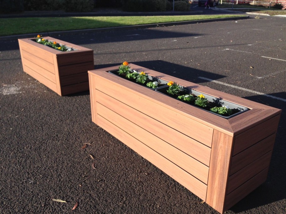 Ящики для цветов уличные