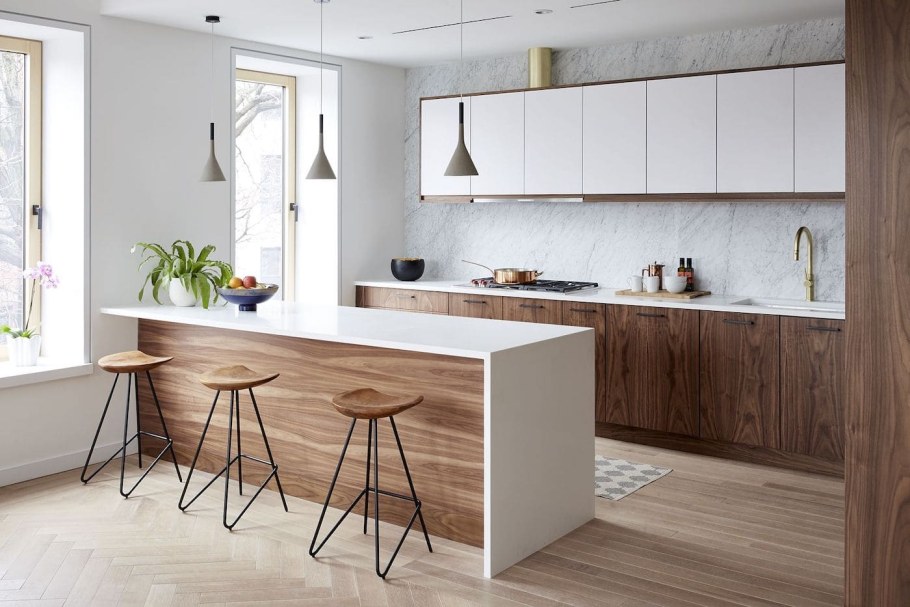 Современная кухня под дерево