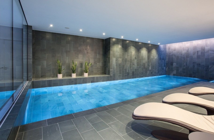 Бассейн в доме