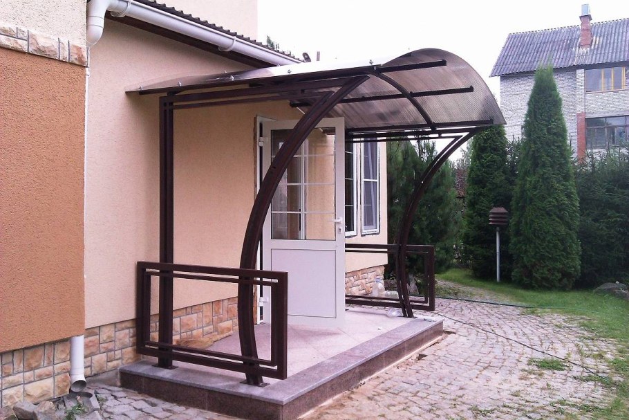 Крыльцо с навесом