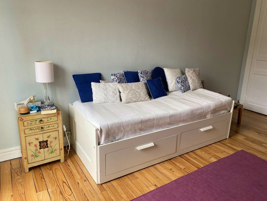 Кушетка БРИМНЭС икеа с 2 матрасами