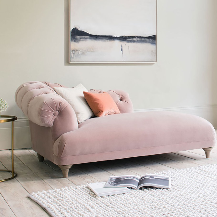 Диванчик в спальню