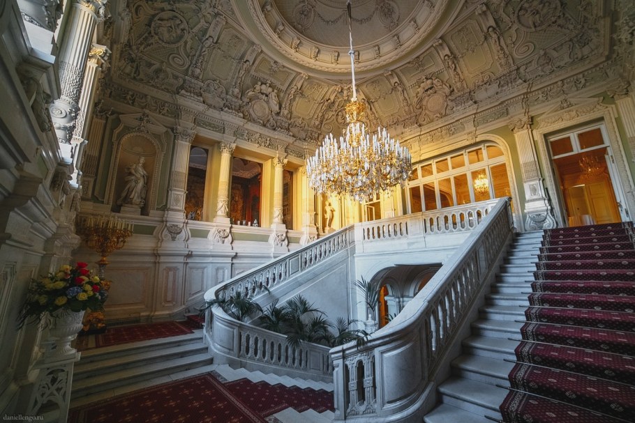 Парадная лестница Юсуповского дворца