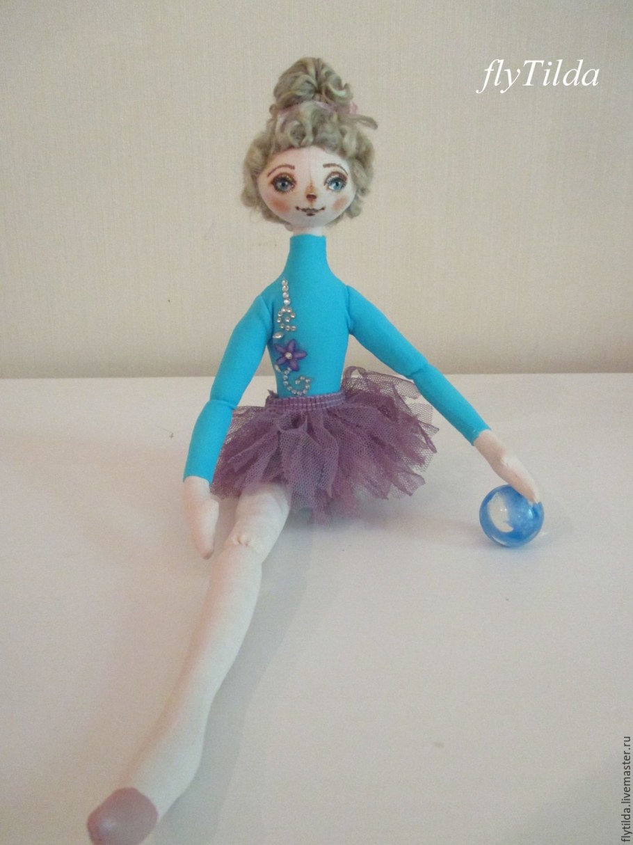 Текстильная кукла гимнастка