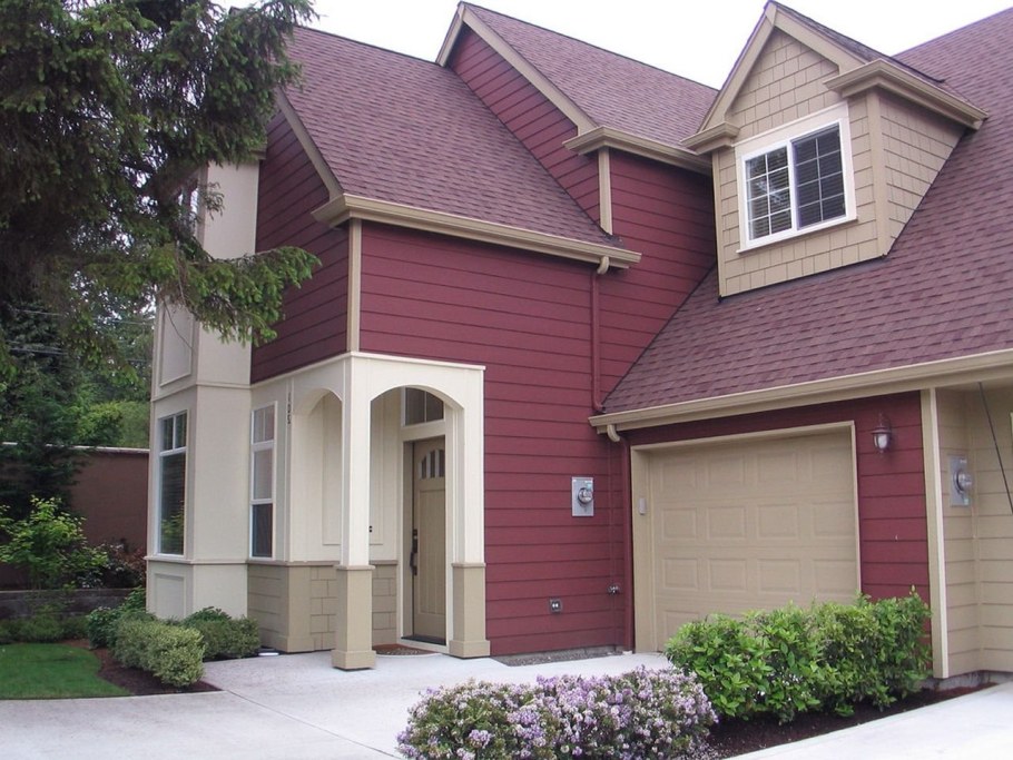 Окрашенные фасады домов