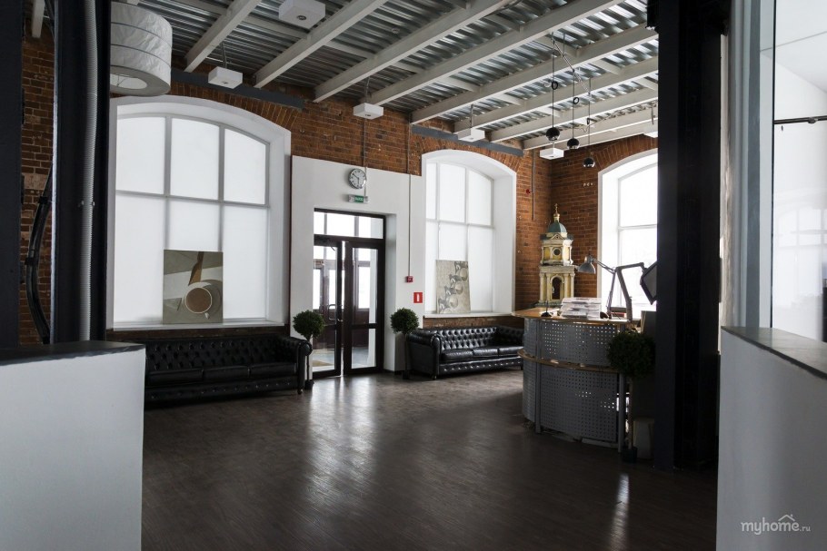 Профлист в интерьере лофт
