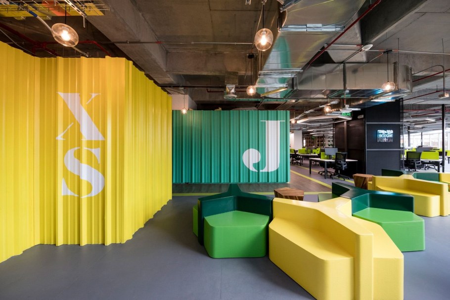 Профлист в интерьере офиса