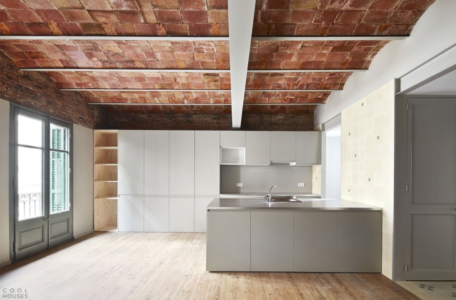 Отделка бетонного потолка