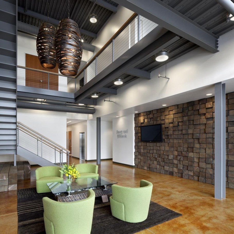 Потолок в офисе в стиле лофт