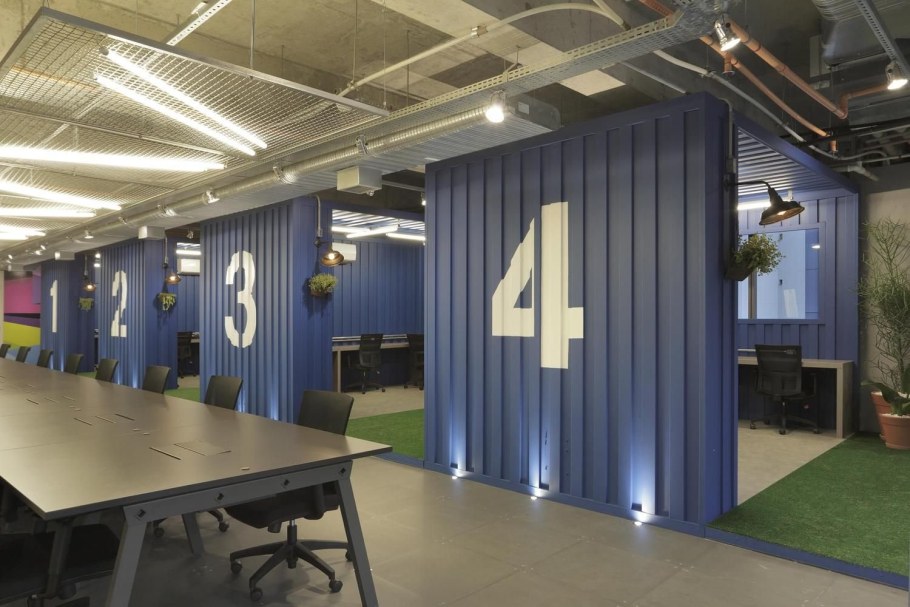 Профнастил в интерьере