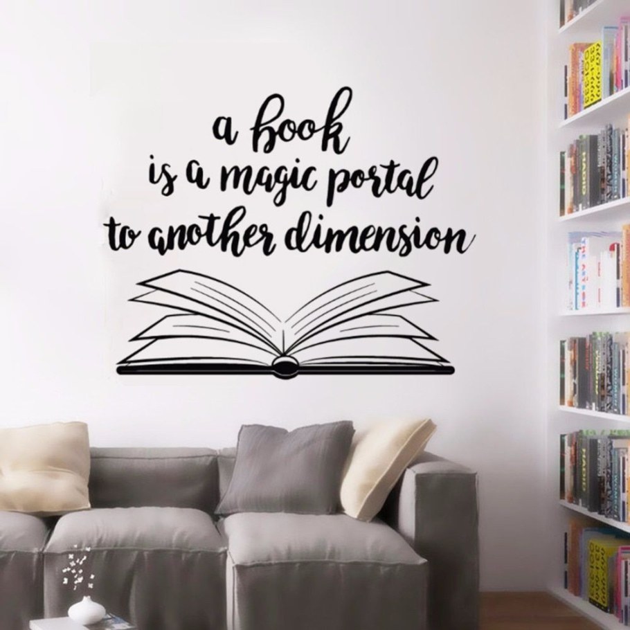 Декор стен в библиотеке