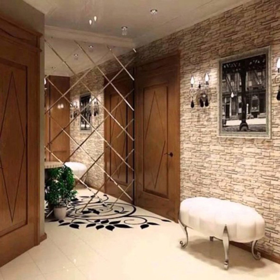 Декоративная плитка в коридоре