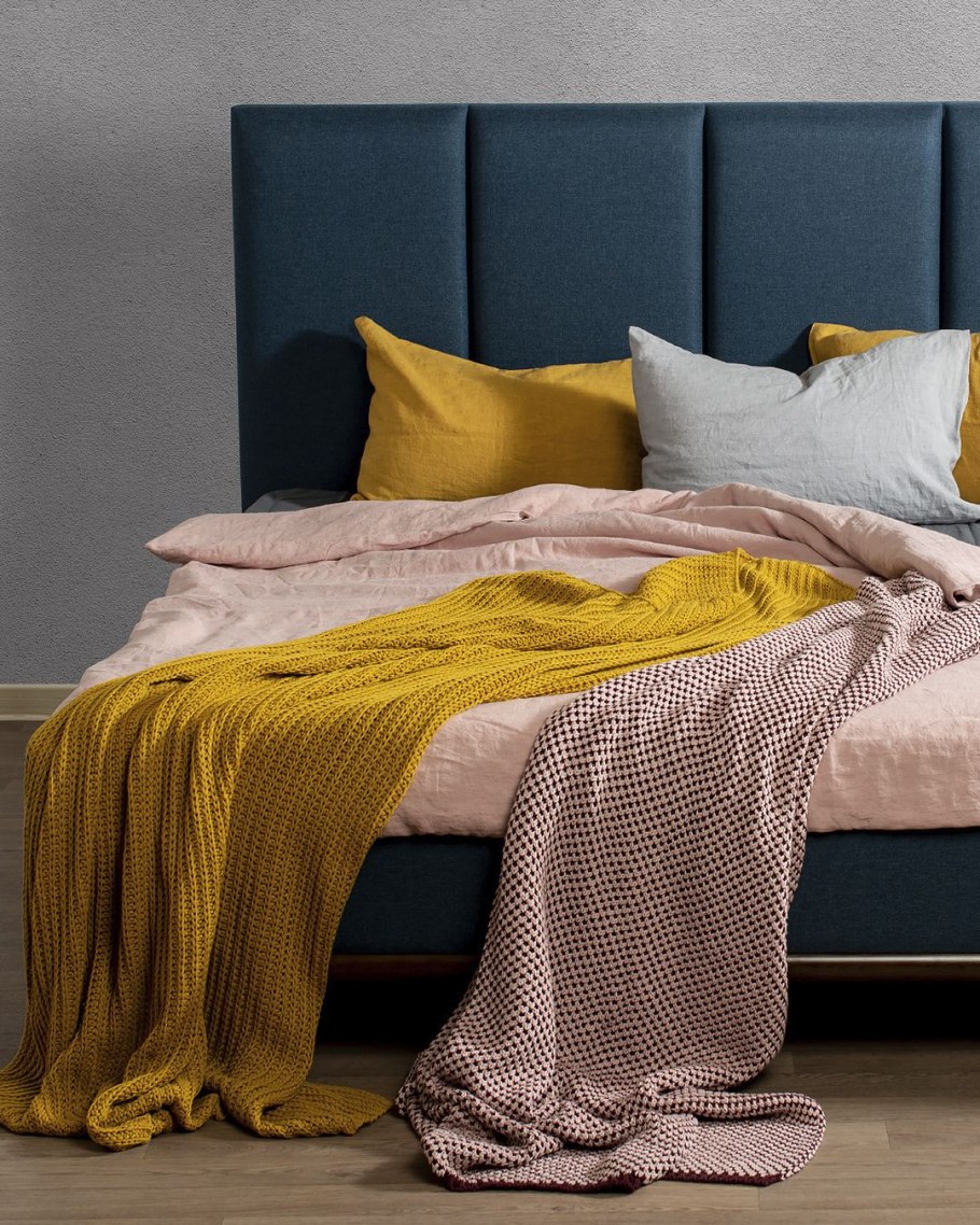 Покрывало горчичного цвета