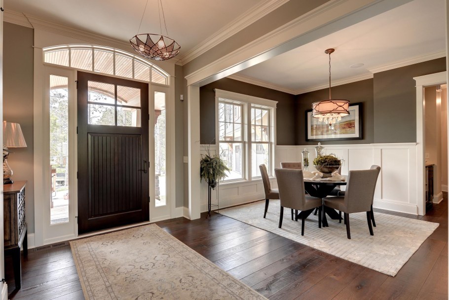 Дизайн холла в частном доме