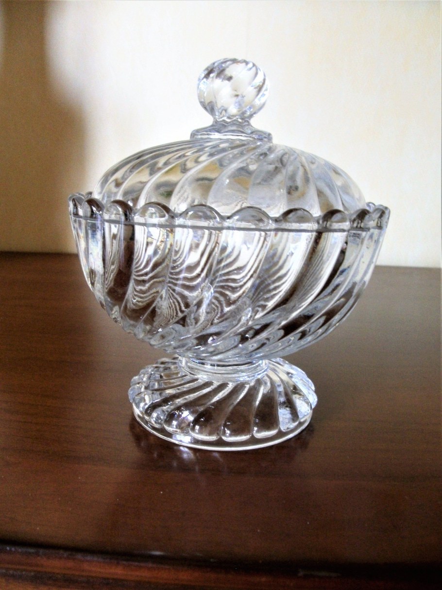 Этажерка хрустальная Baccarat