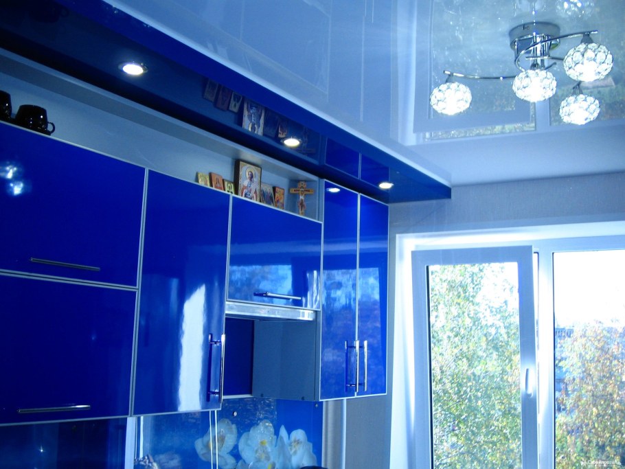 Синий потолок