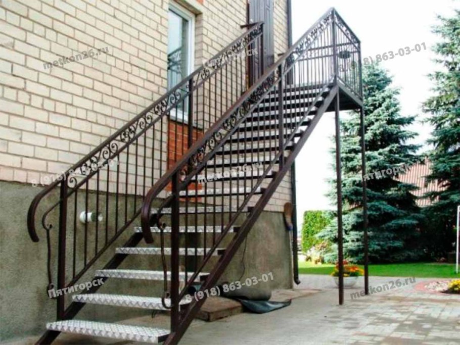 Уличная лестница