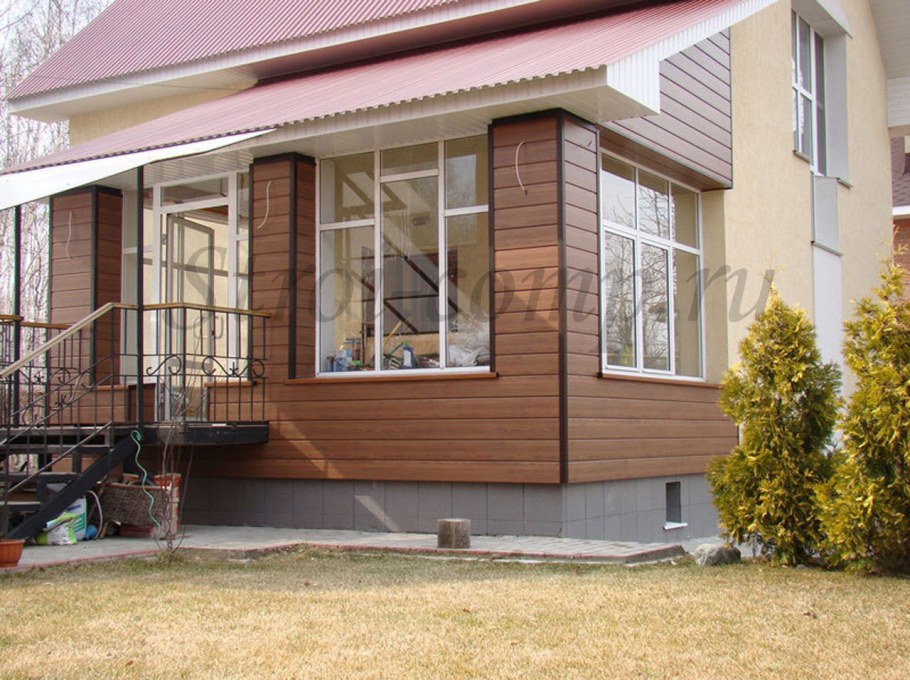 Отделка веранды сайдингом