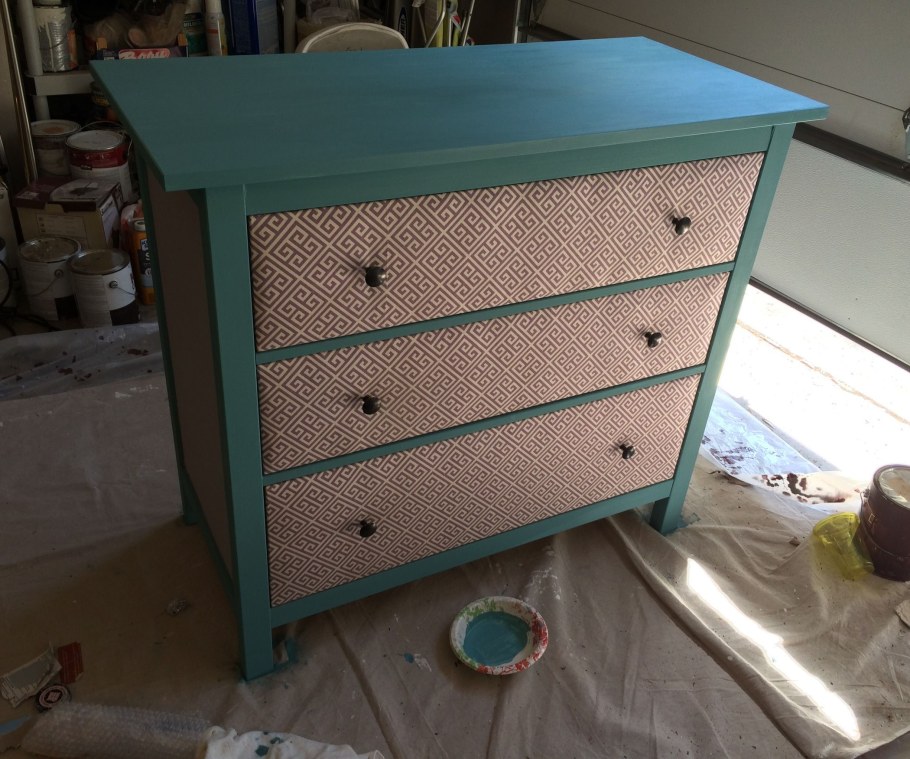 Обтяжка комода тканью