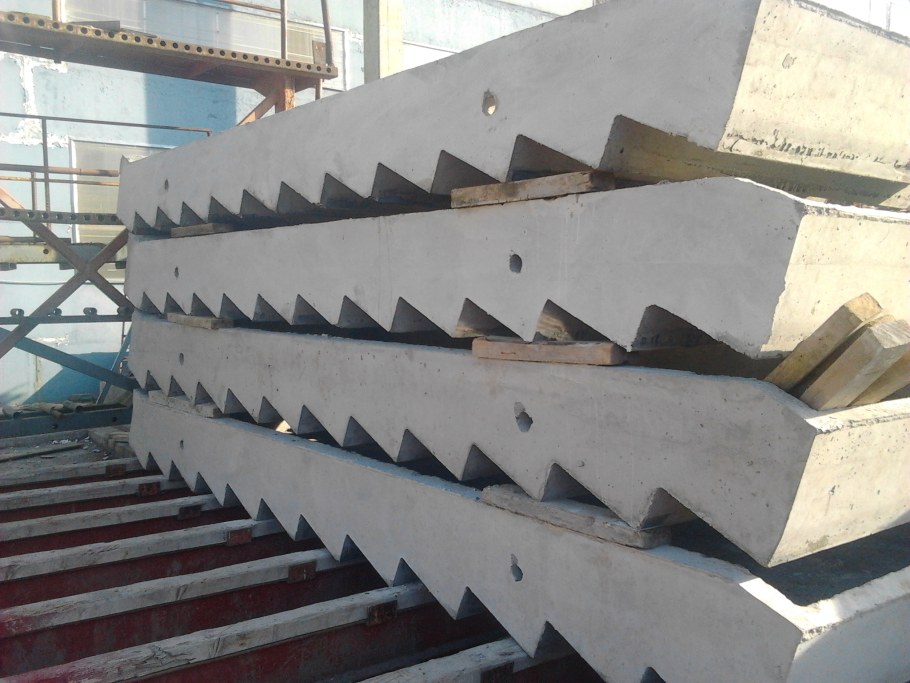 Лестничный марш ЖБИ 1 лм30. 12.15-4