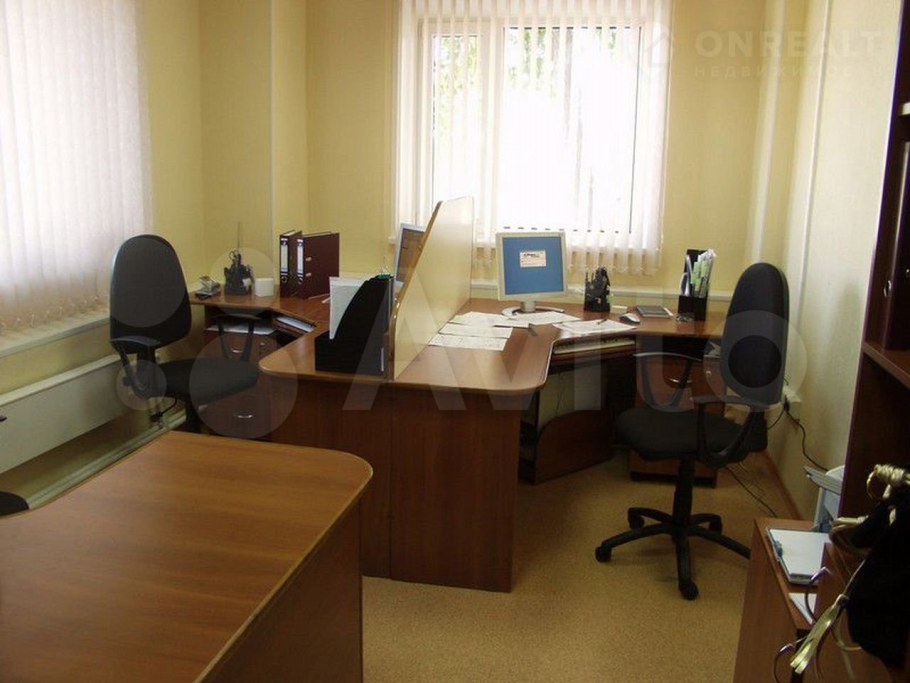 Расстановка мебели в небольшом офисе