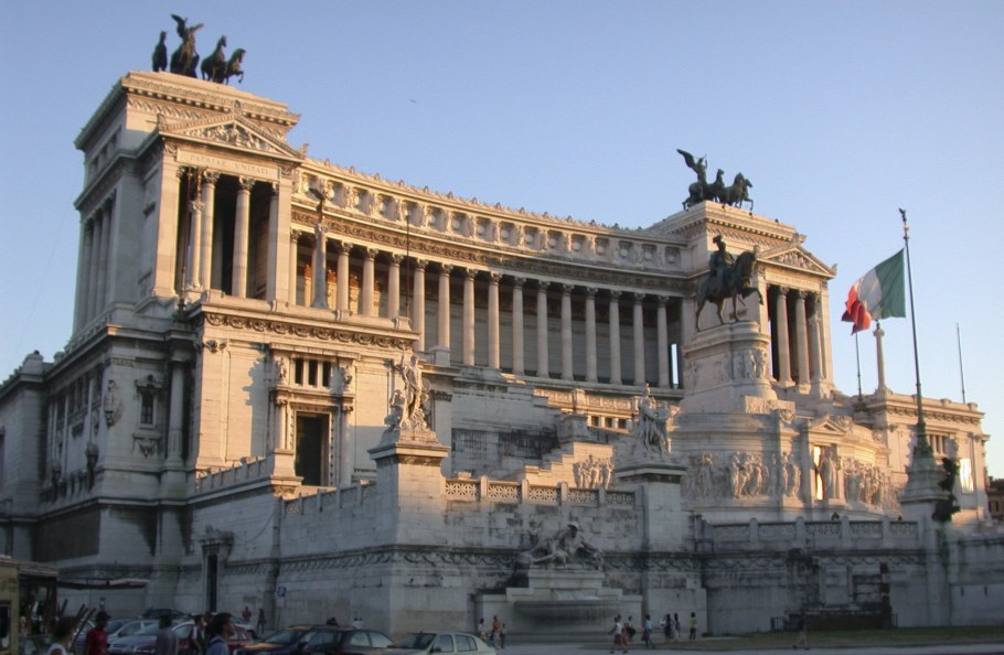 Памятник Витторио Эмануэле II