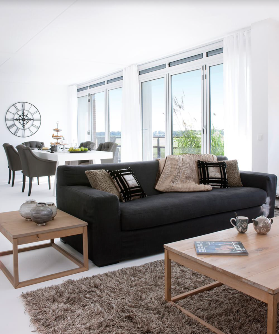 Диван в скандинавском стиле