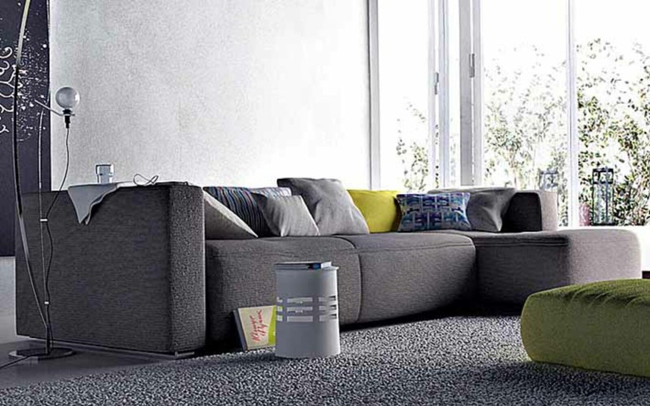 Диван серого цвета в интерьере