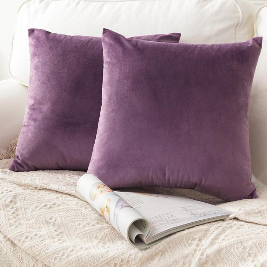 Фиолетовая подушка