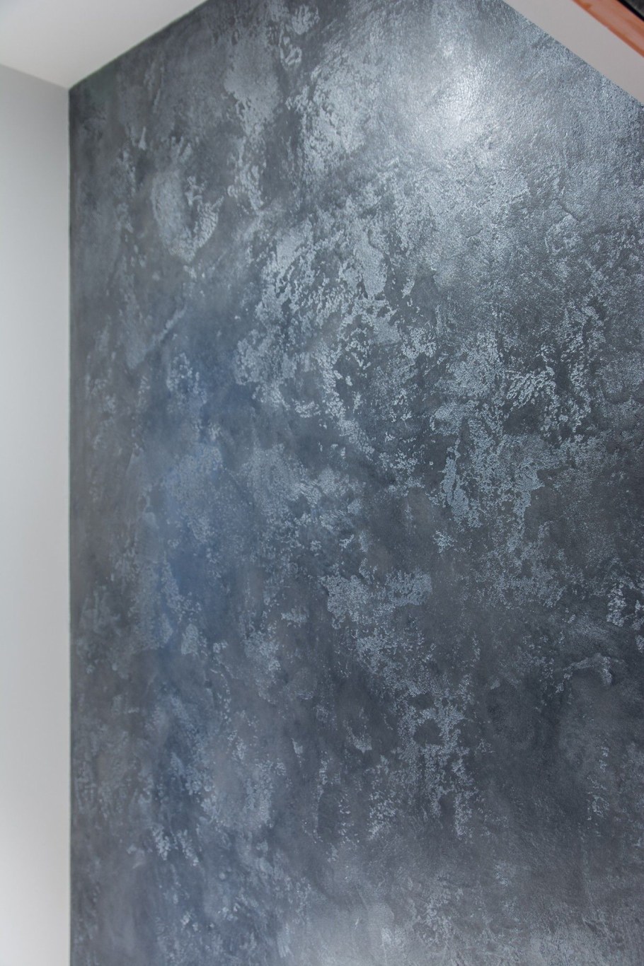 Декоративная штукатурка серая