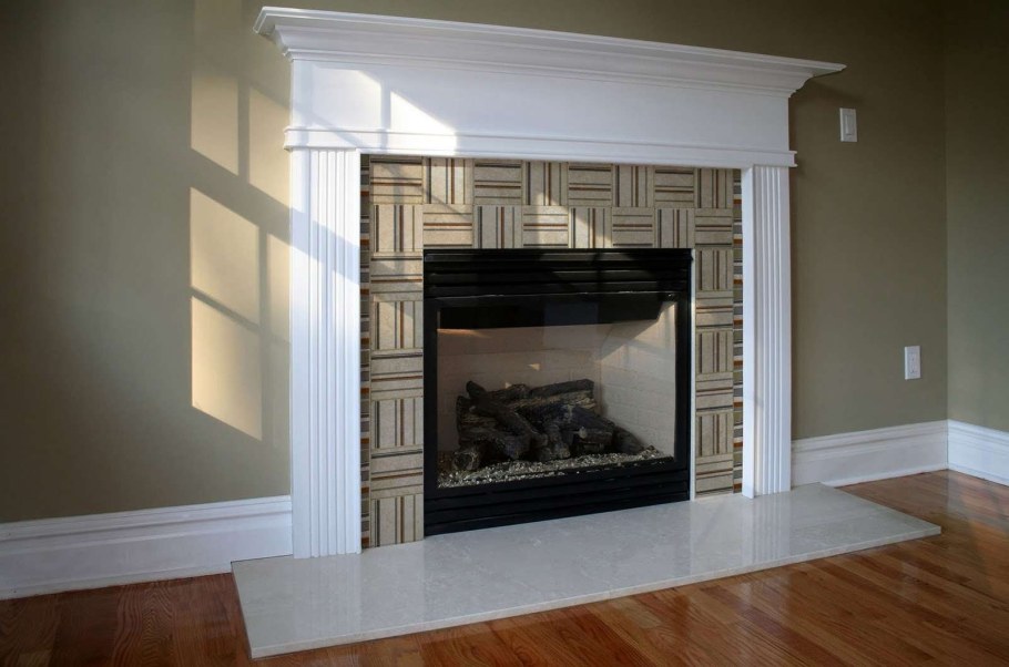 Камин отделанный плиткой