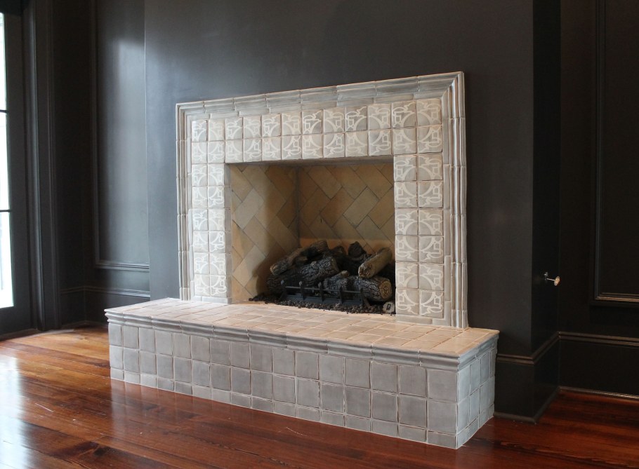 Камин выложенный плиткой