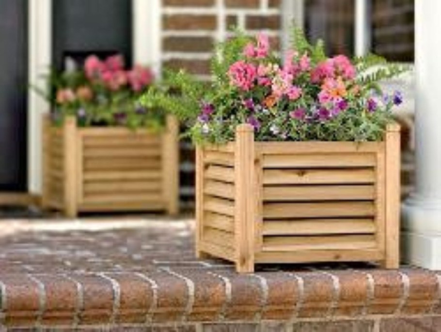 Вазон уличный деревянный