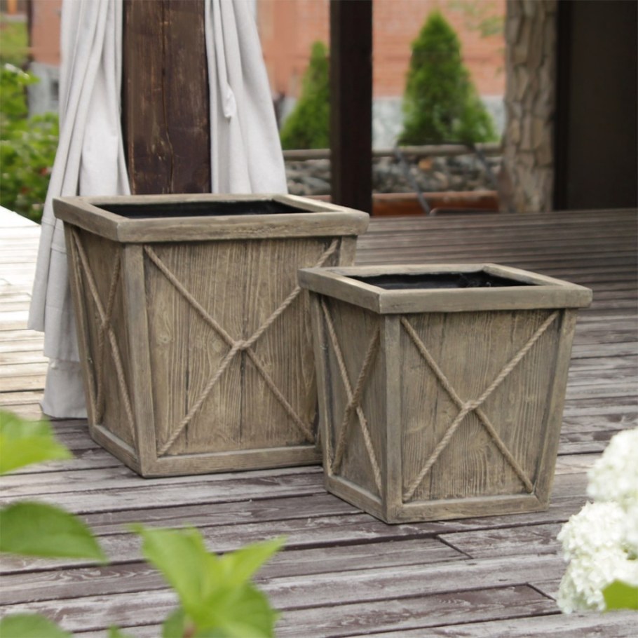 Деревянные вазоны для цветов