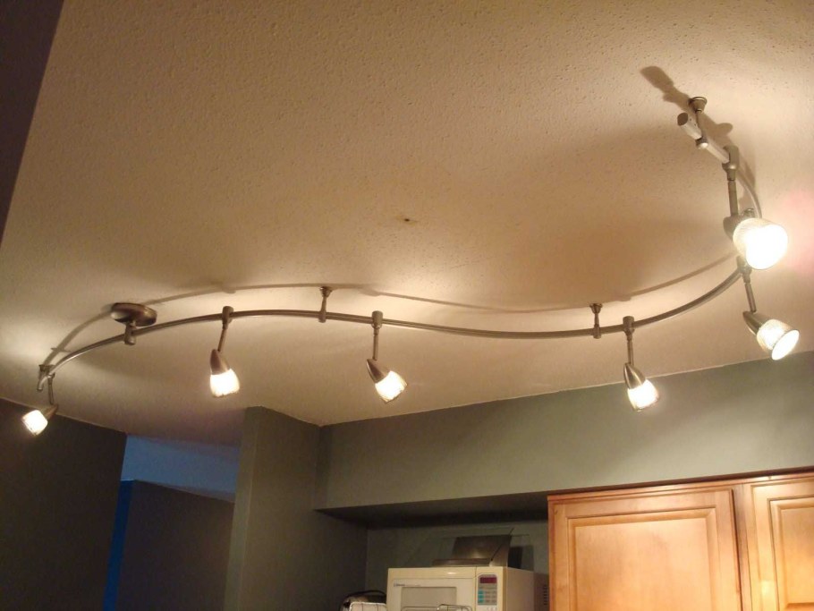 Трековая система освещения в интерьере