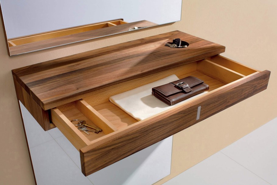 Полка с ящиком в прихожую